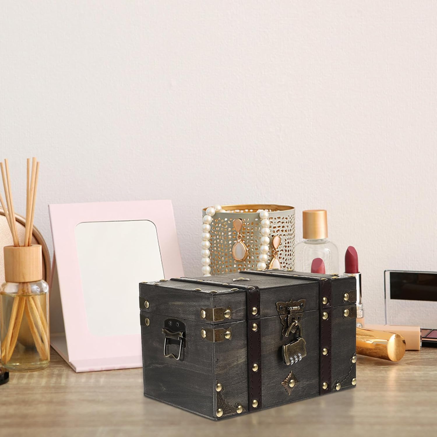 Lockable Wooden Pirate Treasure Jewelry Storage Chest