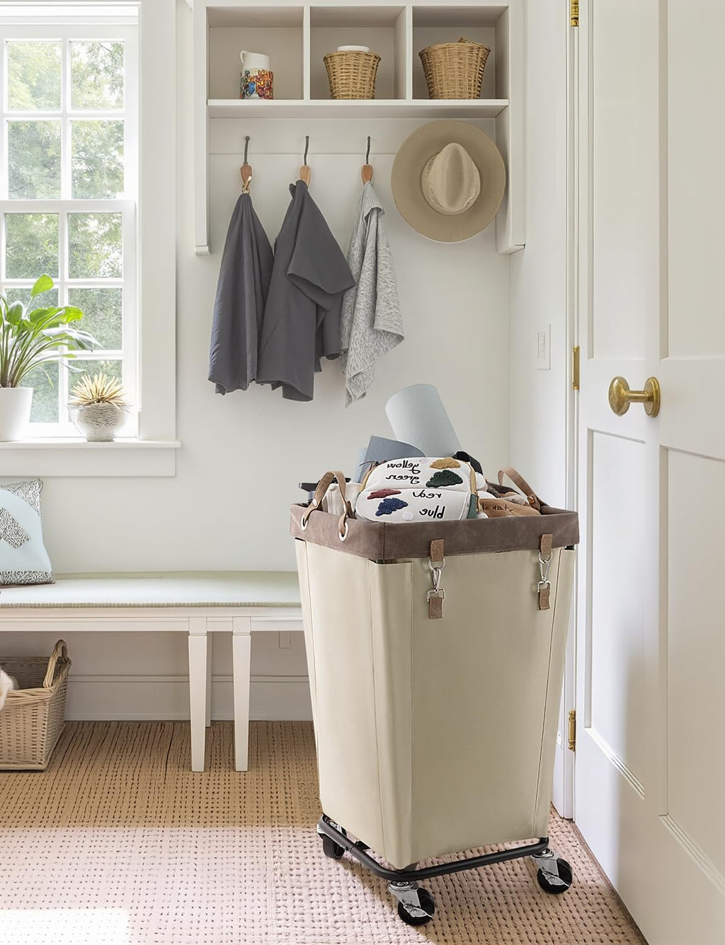 160L Wheeled Rolling Clothing Laundry Basket